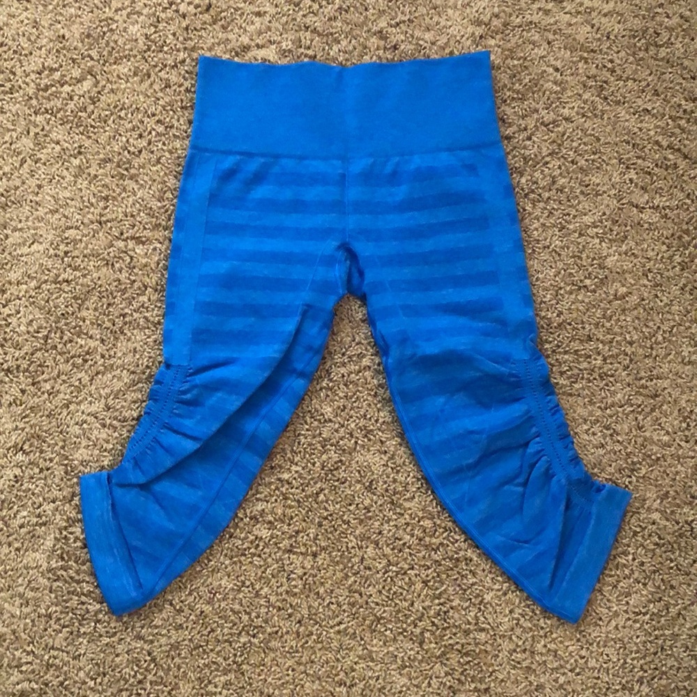 Lululemon Capri Leggings Blue Stripe size 4